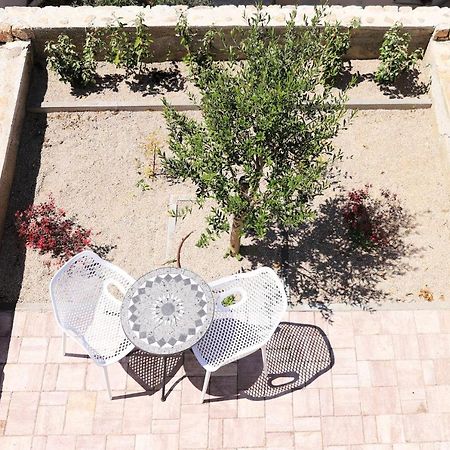 Apartments Terra Sun With Private Pool Or Jacuzzi Njivice Bagian luar foto