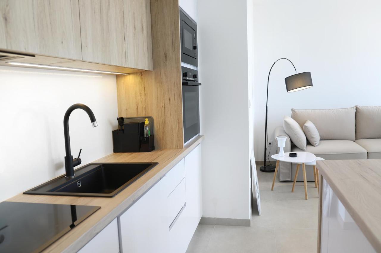 Apartments Terra Sun With Private Pool Or Jacuzzi Njivice Bagian luar foto