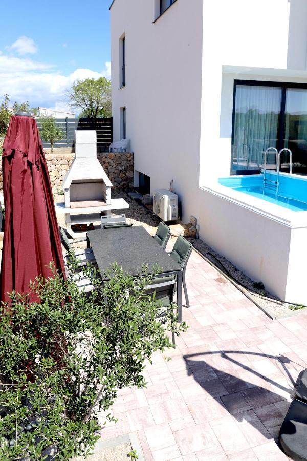 Apartments Terra Sun With Private Pool Or Jacuzzi Njivice Bagian luar foto
